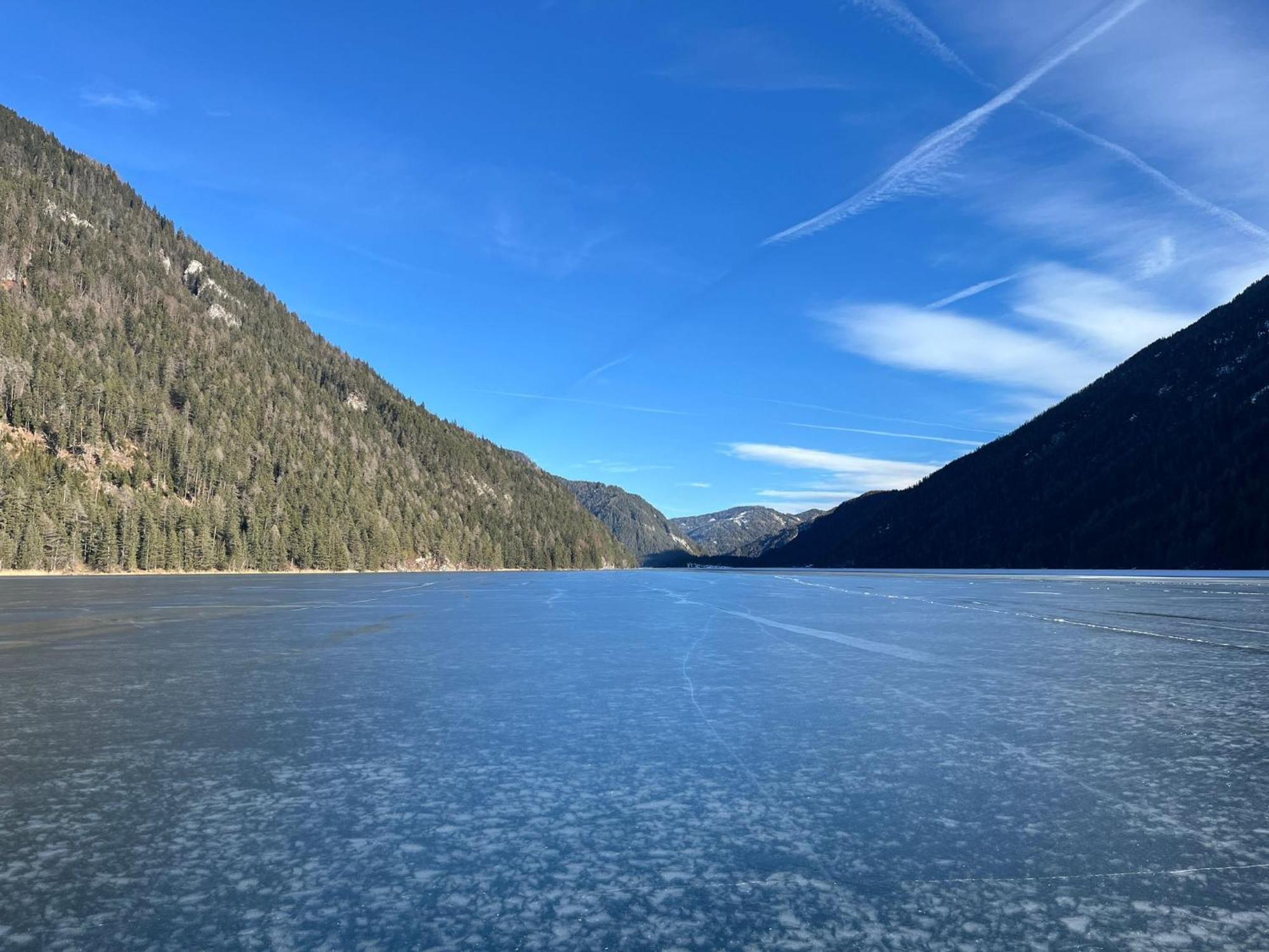 Seehotel & Seeapartments Kaerntnerhof- Direkt Am See! Weissensee Bagian luar foto